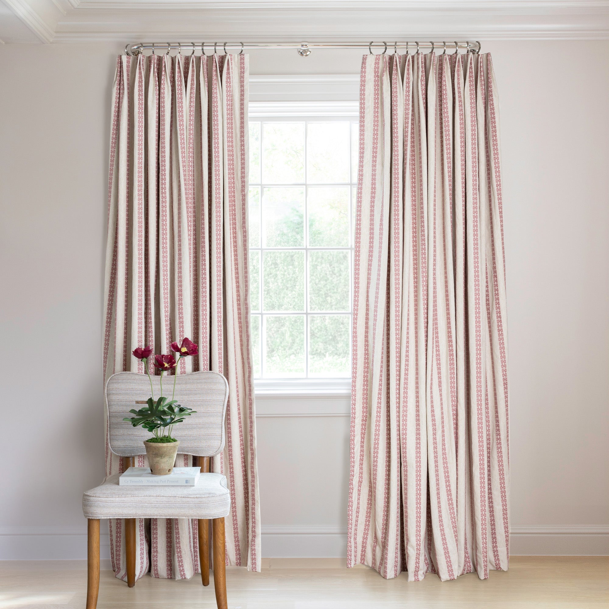 FEATURED: Shown in Tailored Pleat / Blackout