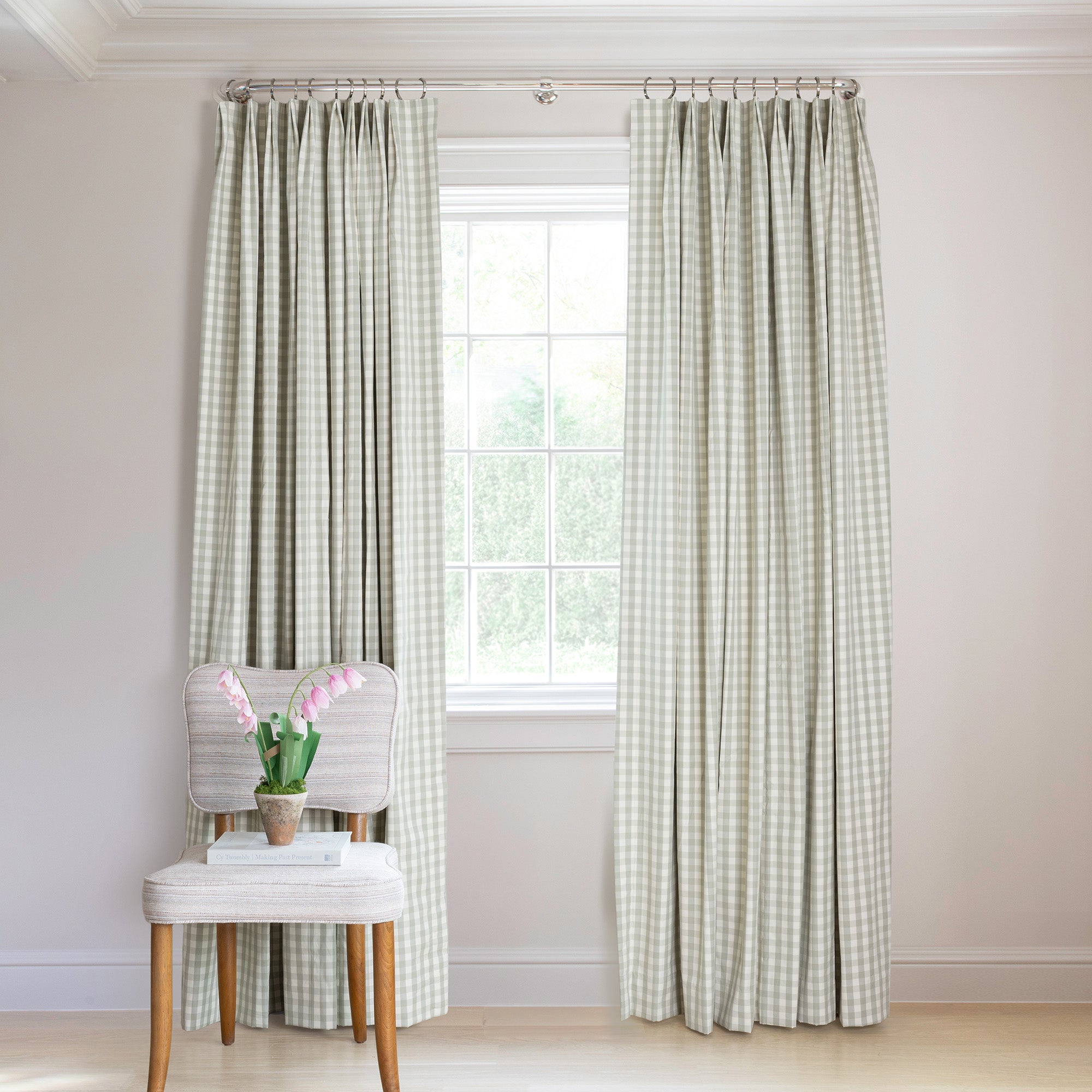 FEATURED: Shown in Tailored Pleat / Blackout