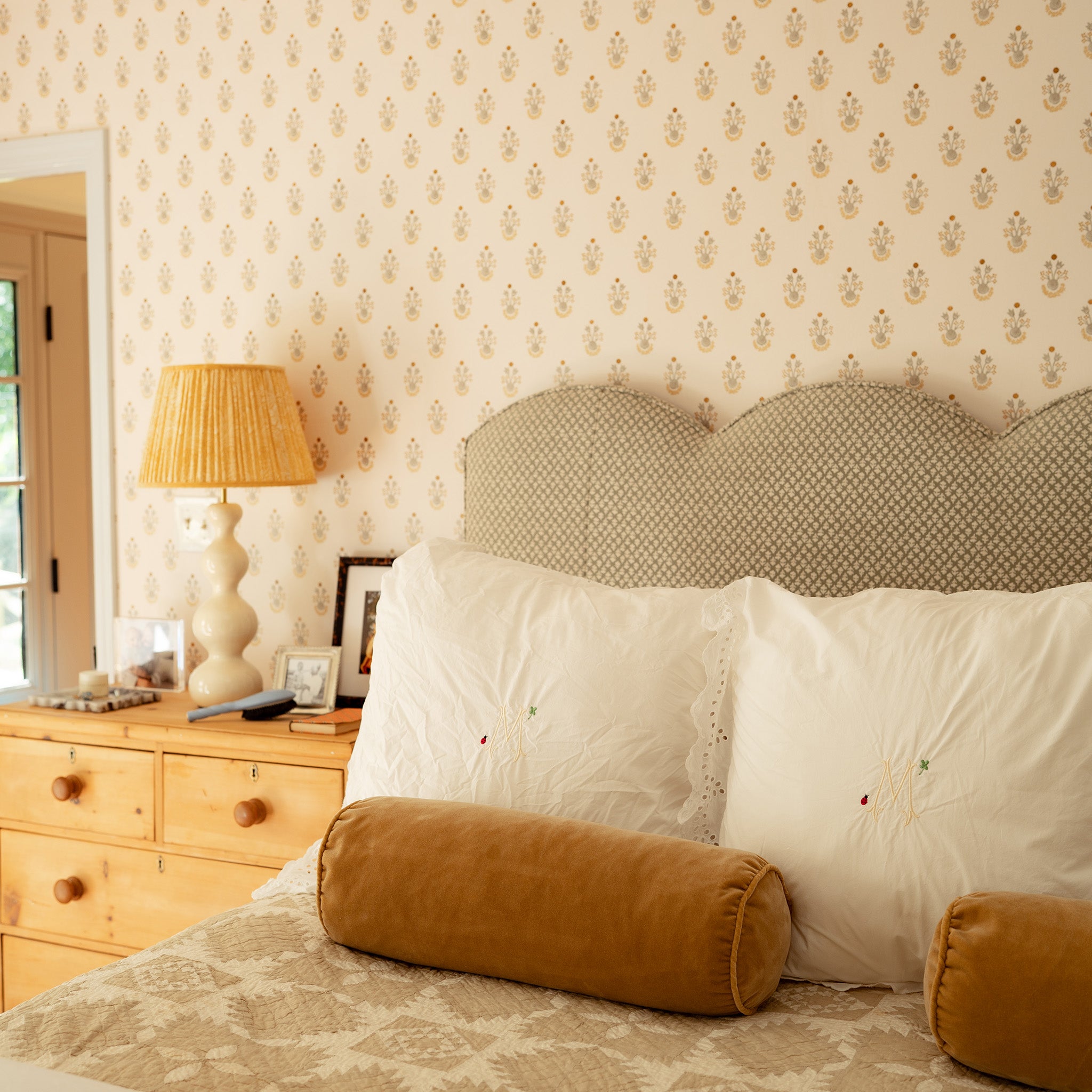 FEATURED: Photo by @hannahsmckenna. Lucie Chamomile Wallpaper & Quinn Sage Theodora Bed